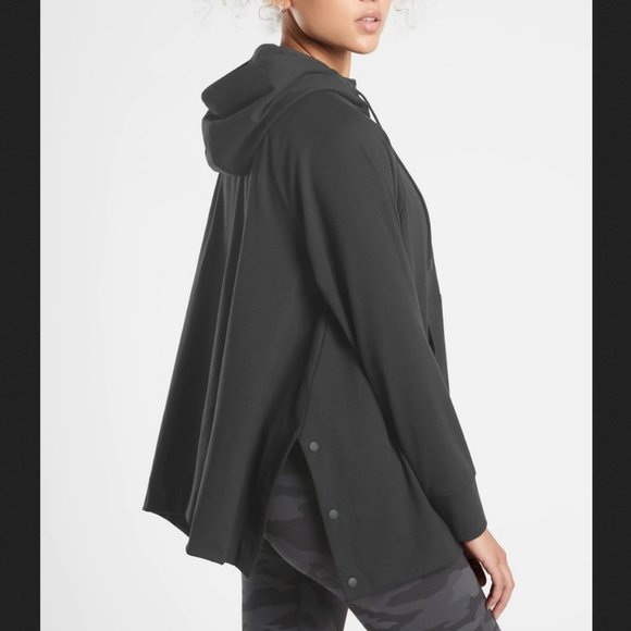 ATHLETA BLACK GLACIER HANDKERCHIEF PONCHO - Picture 2 of 3